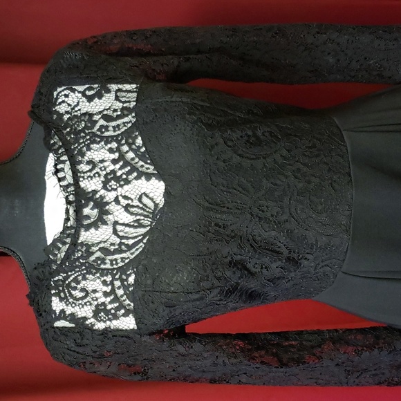 Francescas short black lace dress - Picture 3 of 5